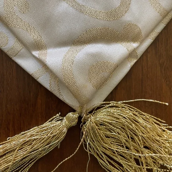 PRICE DROP! Elegant Gold Filigree Table Runners - Set of 2 - Picture 10 of 10